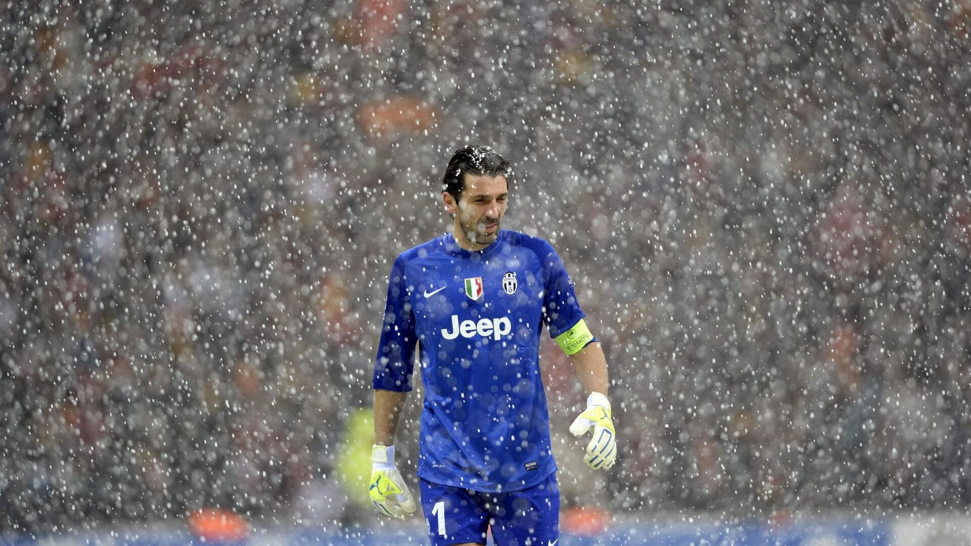 弗莱堡前锋梅开二度，队内竞争加剧，弗莱堡新球场